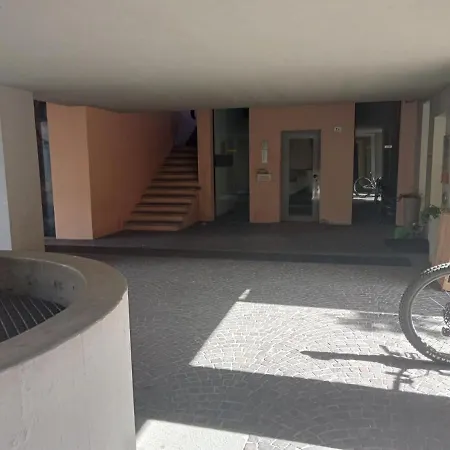 Il Paese Delle Vacanze 아파트 *